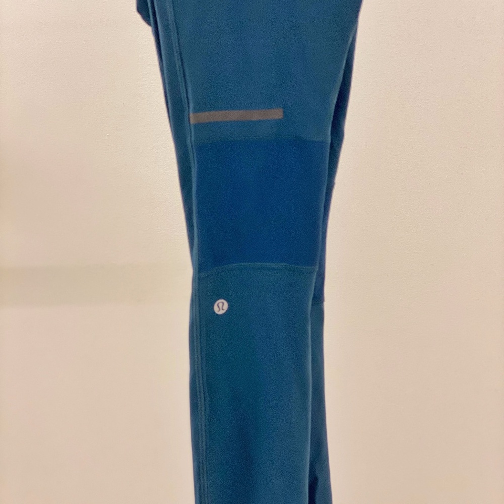 WOMEN'S LULULEMON ATHLETICA LEGGINGS (S/M)